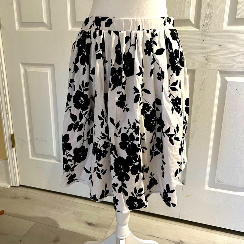 Floral Skirt with Pockets